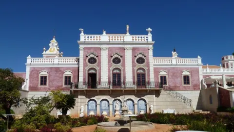 Kleurrijke bouwwerken in Faro